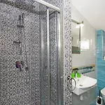 Mit Drei Schlafzimmern- Whirlpool Und Meerblick By Interhome