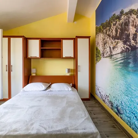 Daire Mit Drei Schlafzimmern- Whirlpool Und Meerblick By Interhome Makarska