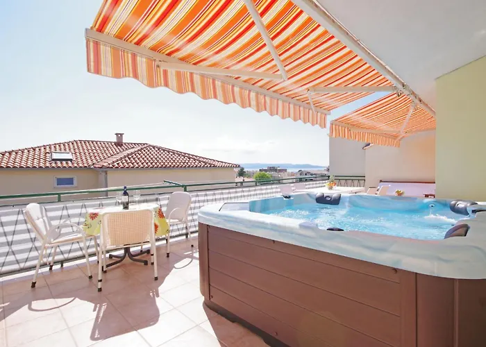 Mit Drei Schlafzimmern- Whirlpool Und Meerblick By Interhome Daire