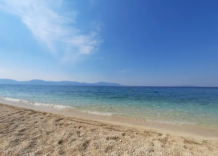 Mit Drei Schlafzimmern- Whirlpool Und Meerblick By Interhome Apartment Makarska