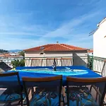 Mit Drei Schlafzimmern- Whirlpool Und Meerblick By Interhome شقة