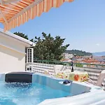 Mit Drei Schlafzimmern- Whirlpool Und Meerblick By Interhome شقة *