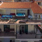 Mit Drei Schlafzimmern- Whirlpool Und Meerblick By Interhome ماكارسكا